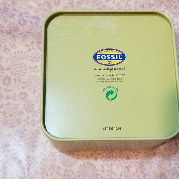Unique Vintage Fossil Watch w/Gift Tin main image 7